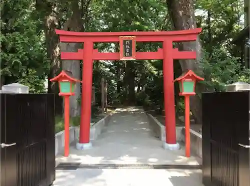 柞祖霊社の鳥居