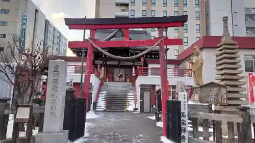 豊川稲荷札幌別院(玉宝禅寺)の鳥居