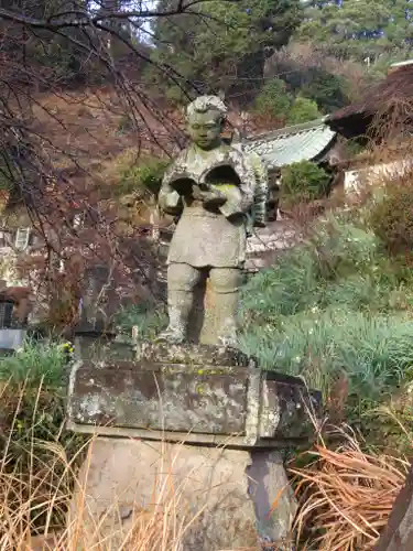 瀧門寺の像