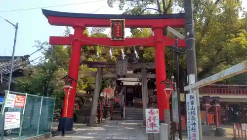 瓢箪山稲荷神社の鳥居