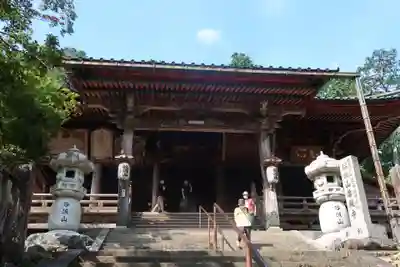 華厳寺の本殿・本堂