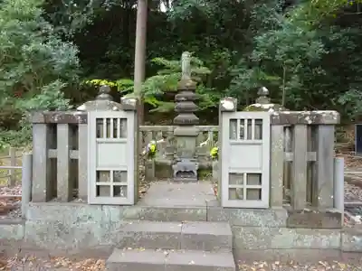 法華堂跡（源頼朝墓・北条義時墓）(神奈川県)