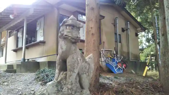 月山神社の狛犬