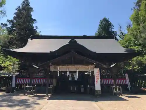 大和神社の本殿