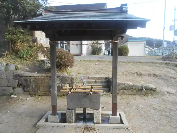 御霊神社(葉山・長柄)の手水舎