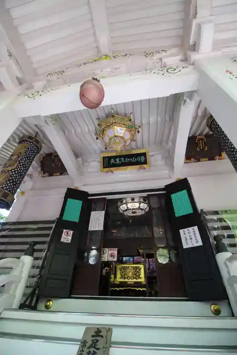 豊川稲荷東京別院の本殿・本堂