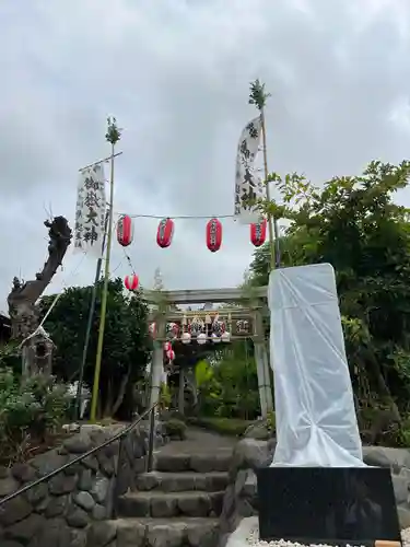 横浜御嶽神社の鳥居