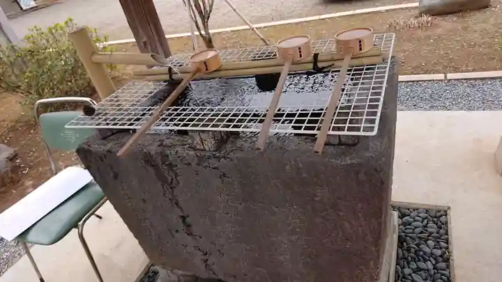 尾曳稲荷神社の手水舎