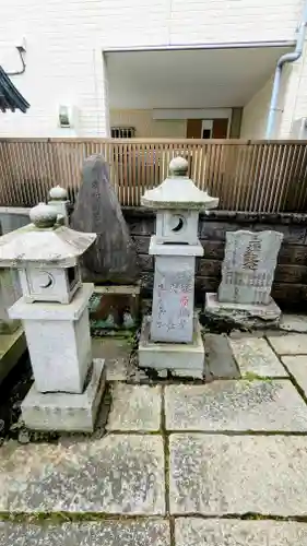 猫実庚申塔のその他建物