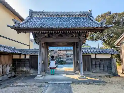 宝珠院の山門