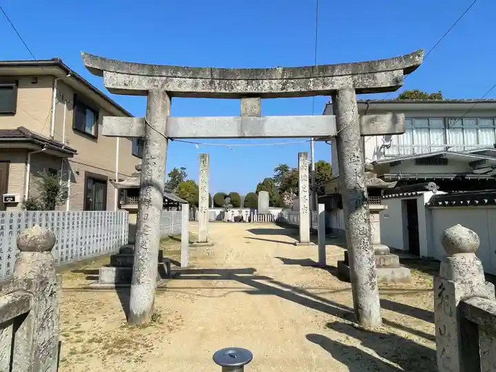 新羅神社の鳥居