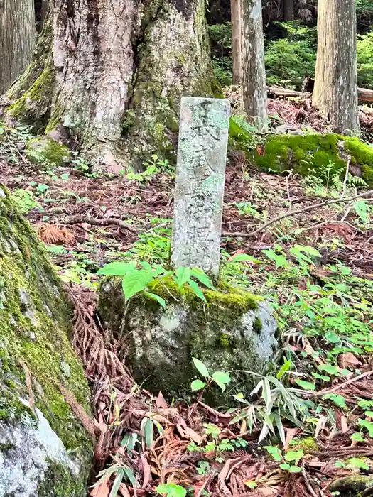 神坂神社の建物その他