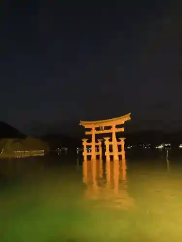 厳島神社の鳥居