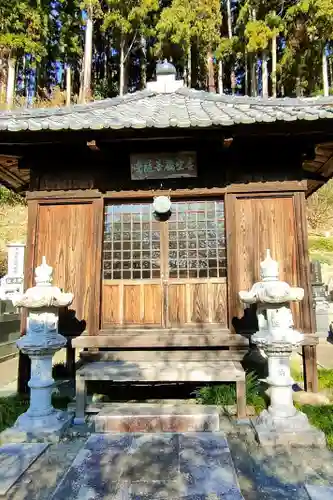 梅林寺の本殿・本堂