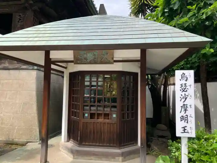 天妙国寺の{uncategorized: "未分類", other: "その他", undefined: "問題あり", building: "その他建物", grave: "お墓", sacred_gate: "鳥居", guardian: "狛犬", statue: "像", buddha: "仏像", history: "歴史", nature: "自然", garden: "庭園", animal: "動物", pagoda: "塔", temizu: "手水舎", mountain_gate: "山門・神門", sanctuary: "本殿・本堂", subordinate: "末社・摂社", art: "芸術", scenery: "景色", jizo: "地蔵", ema: "絵馬", goshuin: "御朱印", omikuji: "おみくじ", items: "授与品その他", amulet: "お守り", goshuincho: "御朱印帳", eats: "食事", festival: "お祭り", votive_dance: "神楽", shichigosan: "七五三参", wedding: "結婚式", experience: "体験その他", initially: "初詣", around: "周辺", anti_infection: "感染症対策"}