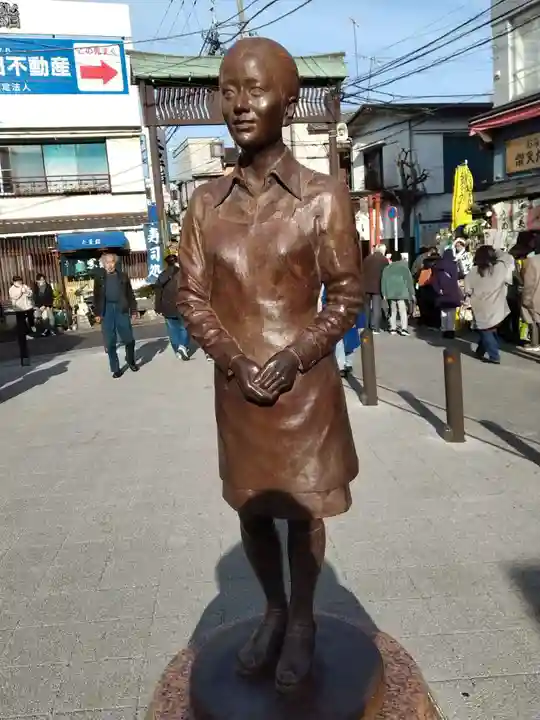題経寺(柴又帝釈天)の像
