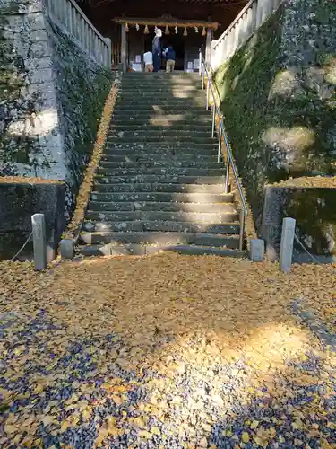 事任八幡宮の山門