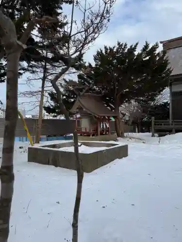厳島神社の{uncategorized: "未分類", other: "その他", undefined: "問題あり", building: "その他建物", grave: "お墓", sacred_gate: "鳥居", guardian: "狛犬", statue: "像", buddha: "仏像", history: "歴史", nature: "自然", garden: "庭園", animal: "動物", pagoda: "塔", temizu: "手水舎", mountain_gate: "山門・神門", sanctuary: "本殿・本堂", subordinate: "末社・摂社", art: "芸術", scenery: "景色", jizo: "地蔵", ema: "絵馬", goshuin: "御朱印", omikuji: "おみくじ", items: "授与品その他", amulet: "お守り", goshuincho: "御朱印帳", eats: "食事", festival: "お祭り", votive_dance: "神楽", shichigosan: "七五三参", wedding: "結婚式", experience: "体験その他", initially: "初詣", around: "周辺", anti_infection: "感染症対策"}