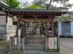 鎧神社の手水