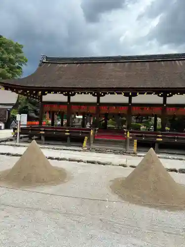 賀茂別雷神社（上賀茂神社）の{uncategorized: "未分類", other: "その他", undefined: "問題あり", building: "その他建物", grave: "お墓", sacred_gate: "鳥居", guardian: "狛犬", statue: "像", buddha: "仏像", history: "歴史", nature: "自然", garden: "庭園", animal: "動物", pagoda: "塔", temizu: "手水舎", mountain_gate: "山門・神門", sanctuary: "本殿・本堂", subordinate: "末社・摂社", art: "芸術", scenery: "景色", jizo: "地蔵", ema: "絵馬", goshuin: "御朱印", omikuji: "おみくじ", items: "授与品その他", amulet: "お守り", goshuincho: "御朱印帳", eats: "食事", festival: "お祭り", votive_dance: "神楽", shichigosan: "七五三参", wedding: "結婚式", experience: "体験その他", initially: "初詣", around: "周辺", anti_infection: "感染症対策"}