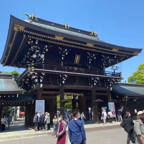 真清田神社の山門