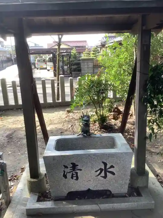 神明社(神明大明神)の手水舎