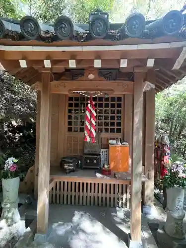 大日寺奥の院爪彫薬師の{uncategorized: "未分類", other: "その他", undefined: "問題あり", building: "その他建物", grave: "お墓", sacred_gate: "鳥居", guardian: "狛犬", statue: "像", buddha: "仏像", history: "歴史", nature: "自然", garden: "庭園", animal: "動物", pagoda: "塔", temizu: "手水舎", mountain_gate: "山門・神門", sanctuary: "本殿・本堂", subordinate: "末社・摂社", art: "芸術", scenery: "景色", jizo: "地蔵", ema: "絵馬", goshuin: "御朱印", omikuji: "おみくじ", items: "授与品その他", amulet: "お守り", goshuincho: "御朱印帳", eats: "食事", festival: "お祭り", votive_dance: "神楽", shichigosan: "七五三参", wedding: "結婚式", experience: "体験その他", initially: "初詣", around: "周辺", anti_infection: "感染症対策"}
