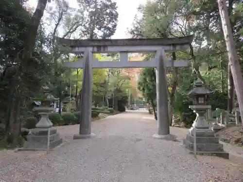 大和神社の鳥居