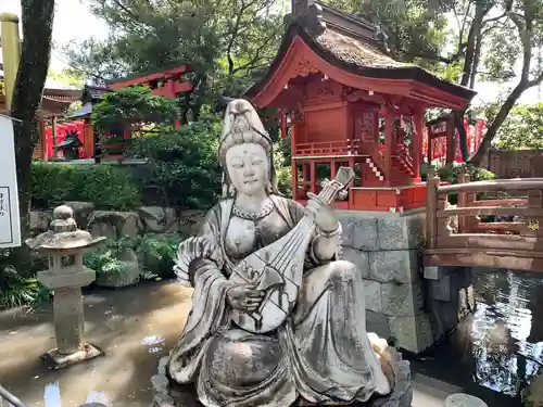 田村神社の像