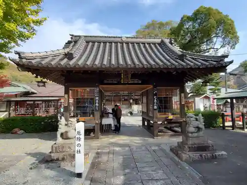 瀧宮神社の山門