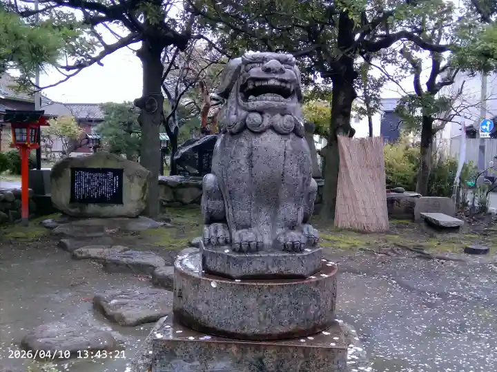 湊稲荷神社の{uncategorized: "未分類", other: "その他", undefined: "問題あり", building: "その他建物", grave: "お墓", sacred_gate: "鳥居", guardian: "狛犬", statue: "像", buddha: "仏像", history: "歴史", nature: "自然", garden: "庭園", animal: "動物", pagoda: "塔", temizu: "手水舎", mountain_gate: "山門・神門", sanctuary: "本殿・本堂", subordinate: "末社・摂社", art: "芸術", scenery: "景色", jizo: "地蔵", ema: "絵馬", goshuin: "御朱印", omikuji: "おみくじ", items: "授与品その他", amulet: "お守り", goshuincho: "御朱印帳", eats: "食事", festival: "お祭り", votive_dance: "神楽", shichigosan: "七五三参", wedding: "結婚式", experience: "体験その他", initially: "初詣", around: "周辺", anti_infection: "感染症対策"}