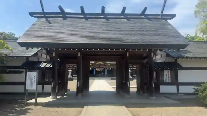 秋田県護國神社の{uncategorized: "未分類", other: "その他", undefined: "問題あり", building: "その他建物", grave: "お墓", sacred_gate: "鳥居", guardian: "狛犬", statue: "像", buddha: "仏像", history: "歴史", nature: "自然", garden: "庭園", animal: "動物", pagoda: "塔", temizu: "手水舎", mountain_gate: "山門・神門", sanctuary: "本殿・本堂", subordinate: "末社・摂社", art: "芸術", scenery: "景色", jizo: "地蔵", ema: "絵馬", goshuin: "御朱印", omikuji: "おみくじ", items: "授与品その他", amulet: "お守り", goshuincho: "御朱印帳", eats: "食事", festival: "お祭り", votive_dance: "神楽", shichigosan: "七五三参", wedding: "結婚式", experience: "体験その他", initially: "初詣", around: "周辺", anti_infection: "感染症対策"}