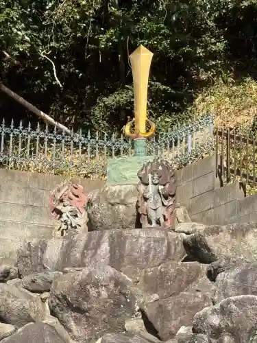 ぽっくり地蔵の{uncategorized: "未分類", other: "その他", undefined: "問題あり", building: "その他建物", grave: "お墓", sacred_gate: "鳥居", guardian: "狛犬", statue: "像", buddha: "仏像", history: "歴史", nature: "自然", garden: "庭園", animal: "動物", pagoda: "塔", temizu: "手水舎", mountain_gate: "山門・神門", sanctuary: "本殿・本堂", subordinate: "末社・摂社", art: "芸術", scenery: "景色", jizo: "地蔵", ema: "絵馬", goshuin: "御朱印", omikuji: "おみくじ", items: "授与品その他", amulet: "お守り", goshuincho: "御朱印帳", eats: "食事", festival: "お祭り", votive_dance: "神楽", shichigosan: "七五三参", wedding: "結婚式", experience: "体験その他", initially: "初詣", around: "周辺", anti_infection: "感染症対策"}