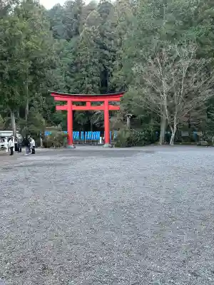 丹生川上神社（下社）の{uncategorized: "未分類", other: "その他", undefined: "問題あり", building: "その他建物", grave: "お墓", sacred_gate: "鳥居", guardian: "狛犬", statue: "像", buddha: "仏像", history: "歴史", nature: "自然", garden: "庭園", animal: "動物", pagoda: "塔", temizu: "手水舎", mountain_gate: "山門・神門", sanctuary: "本殿・本堂", subordinate: "末社・摂社", art: "芸術", scenery: "景色", jizo: "地蔵", ema: "絵馬", goshuin: "御朱印", omikuji: "おみくじ", items: "授与品その他", amulet: "お守り", goshuincho: "御朱印帳", eats: "食事", festival: "お祭り", votive_dance: "神楽", shichigosan: "七五三参", wedding: "結婚式", experience: "体験その他", initially: "初詣", around: "周辺", anti_infection: "感染症対策"}