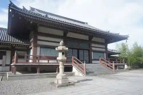 西新井大師総持寺の本殿・本堂