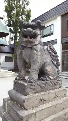 烈々布神社の狛犬