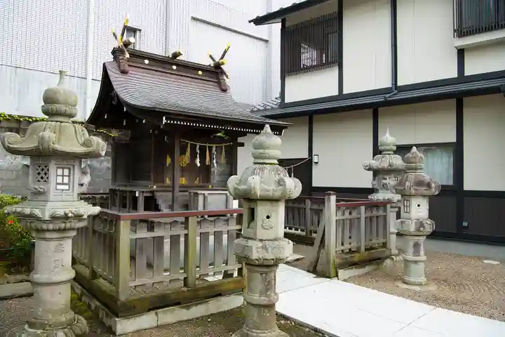 御釜神社の本殿・本堂