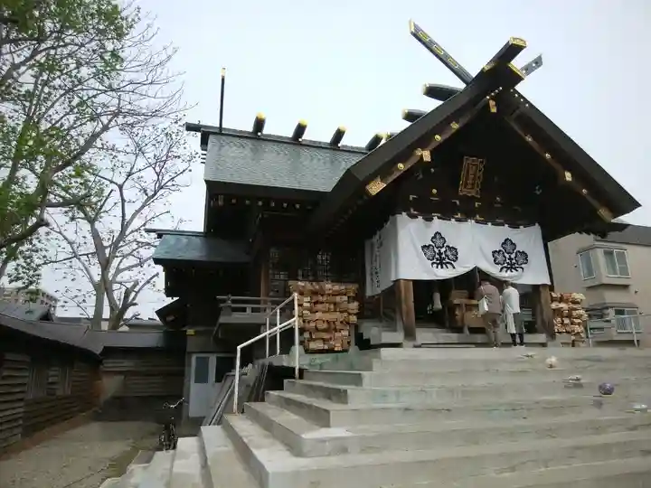 札幌諏訪神社の本殿・本堂