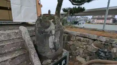 安養寺の{uncategorized: "未分類", other: "その他", undefined: "問題あり", building: "その他建物", grave: "お墓", sacred_gate: "鳥居", guardian: "狛犬", statue: "像", buddha: "仏像", history: "歴史", nature: "自然", garden: "庭園", animal: "動物", pagoda: "塔", temizu: "手水舎", mountain_gate: "山門・神門", sanctuary: "本殿・本堂", subordinate: "末社・摂社", art: "芸術", scenery: "景色", jizo: "地蔵", ema: "絵馬", goshuin: "御朱印", omikuji: "おみくじ", items: "授与品その他", amulet: "お守り", goshuincho: "御朱印帳", eats: "食事", festival: "お祭り", votive_dance: "神楽", shichigosan: "七五三参", wedding: "結婚式", experience: "体験その他", initially: "初詣", around: "周辺", anti_infection: "感染症対策"}