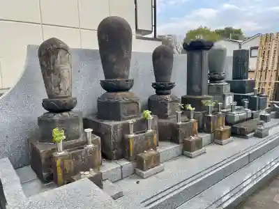 長寿寺の{uncategorized: "未分類", other: "その他", undefined: "問題あり", building: "その他建物", grave: "お墓", sacred_gate: "鳥居", guardian: "狛犬", statue: "像", buddha: "仏像", history: "歴史", nature: "自然", garden: "庭園", animal: "動物", pagoda: "塔", temizu: "手水舎", mountain_gate: "山門・神門", sanctuary: "本殿・本堂", subordinate: "末社・摂社", art: "芸術", scenery: "景色", jizo: "地蔵", ema: "絵馬", goshuin: "御朱印", omikuji: "おみくじ", items: "授与品その他", amulet: "お守り", goshuincho: "御朱印帳", eats: "食事", festival: "お祭り", votive_dance: "神楽", shichigosan: "七五三参", wedding: "結婚式", experience: "体験その他", initially: "初詣", around: "周辺", anti_infection: "感染症対策"}