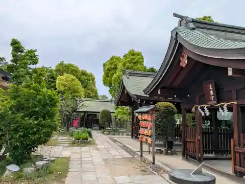 難波大社　生國魂神社の{uncategorized: "未分類", other: "その他", undefined: "問題あり", building: "その他建物", grave: "お墓", sacred_gate: "鳥居", guardian: "狛犬", statue: "像", buddha: "仏像", history: "歴史", nature: "自然", garden: "庭園", animal: "動物", pagoda: "塔", temizu: "手水舎", mountain_gate: "山門・神門", sanctuary: "本殿・本堂", subordinate: "末社・摂社", art: "芸術", scenery: "景色", jizo: "地蔵", ema: "絵馬", goshuin: "御朱印", omikuji: "おみくじ", items: "授与品その他", amulet: "お守り", goshuincho: "御朱印帳", eats: "食事", festival: "お祭り", votive_dance: "神楽", shichigosan: "七五三参", wedding: "結婚式", experience: "体験その他", initially: "初詣", around: "周辺", anti_infection: "感染症対策"}