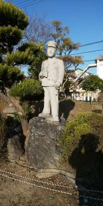 青塚社(北方町)の像