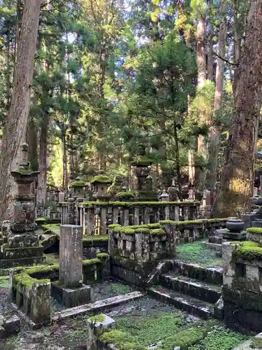 高野山金剛峯寺奥の院(和歌山県)