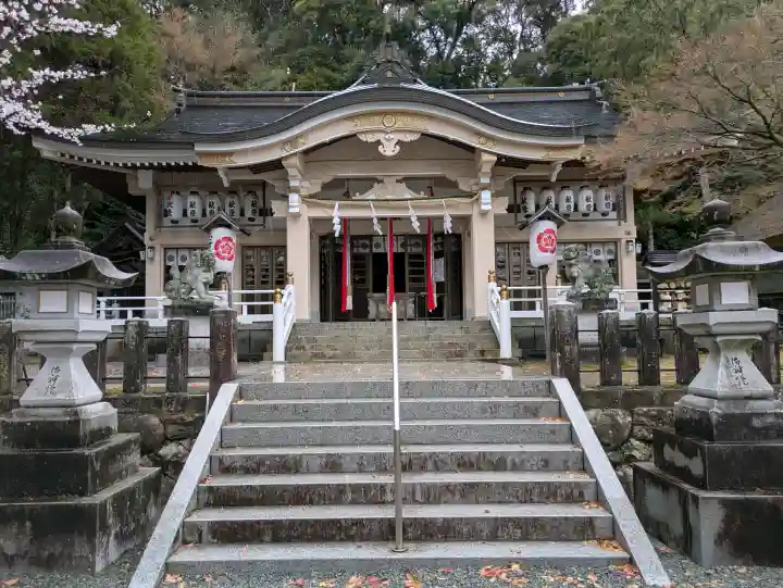 公智神社の{uncategorized: "未分類", other: "その他", undefined: "問題あり", building: "その他建物", grave: "お墓", sacred_gate: "鳥居", guardian: "狛犬", statue: "像", buddha: "仏像", history: "歴史", nature: "自然", garden: "庭園", animal: "動物", pagoda: "塔", temizu: "手水舎", mountain_gate: "山門・神門", sanctuary: "本殿・本堂", subordinate: "末社・摂社", art: "芸術", scenery: "景色", jizo: "地蔵", ema: "絵馬", goshuin: "御朱印", omikuji: "おみくじ", items: "授与品その他", amulet: "お守り", goshuincho: "御朱印帳", eats: "食事", festival: "お祭り", votive_dance: "神楽", shichigosan: "七五三参", wedding: "結婚式", experience: "体験その他", initially: "初詣", around: "周辺", anti_infection: "感染症対策"}