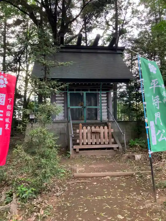 國王神社の{uncategorized: "未分類", other: "その他", undefined: "問題あり", building: "その他建物", grave: "お墓", sacred_gate: "鳥居", guardian: "狛犬", statue: "像", buddha: "仏像", history: "歴史", nature: "自然", garden: "庭園", animal: "動物", pagoda: "塔", temizu: "手水舎", mountain_gate: "山門・神門", sanctuary: "本殿・本堂", subordinate: "末社・摂社", art: "芸術", scenery: "景色", jizo: "地蔵", ema: "絵馬", goshuin: "御朱印", omikuji: "おみくじ", items: "授与品その他", amulet: "お守り", goshuincho: "御朱印帳", eats: "食事", festival: "お祭り", votive_dance: "神楽", shichigosan: "七五三参", wedding: "結婚式", experience: "体験その他", initially: "初詣", around: "周辺", anti_infection: "感染症対策"}