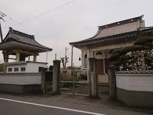 超誓寺の山門