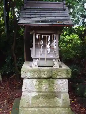 三軒地稲荷神社の末社・摂社