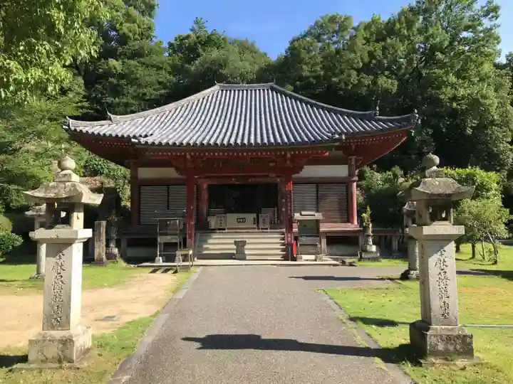 観音寺の本殿・本堂