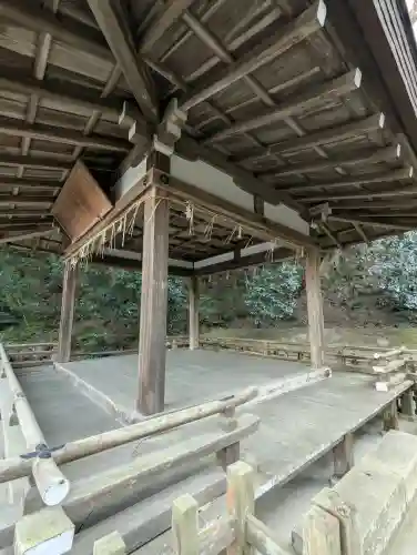 高良神社の{uncategorized: "未分類", other: "その他", undefined: "問題あり", building: "その他建物", grave: "お墓", sacred_gate: "鳥居", guardian: "狛犬", statue: "像", buddha: "仏像", history: "歴史", nature: "自然", garden: "庭園", animal: "動物", pagoda: "塔", temizu: "手水舎", mountain_gate: "山門・神門", sanctuary: "本殿・本堂", subordinate: "末社・摂社", art: "芸術", scenery: "景色", jizo: "地蔵", ema: "絵馬", goshuin: "御朱印", omikuji: "おみくじ", items: "授与品その他", amulet: "お守り", goshuincho: "御朱印帳", eats: "食事", festival: "お祭り", votive_dance: "神楽", shichigosan: "七五三参", wedding: "結婚式", experience: "体験その他", initially: "初詣", around: "周辺", anti_infection: "感染症対策"}