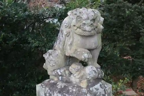 王宮伊豆神社の狛犬